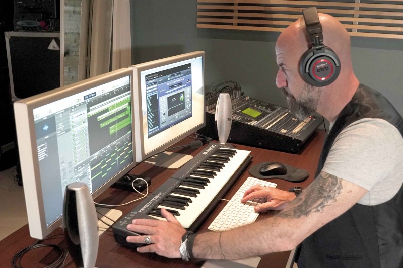 AUDIODESIGN PRO IMPACT PSH650 Pro Studio On-Ear Headphones with 4m Detachable Cable + Hard Case